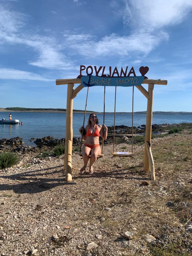 Apartman Matej With Pool Povljana Dış mekan fotoğraf