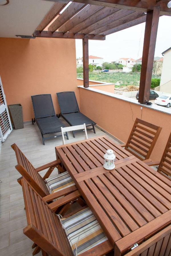 Apartman Matej With Pool Povljana Dış mekan fotoğraf