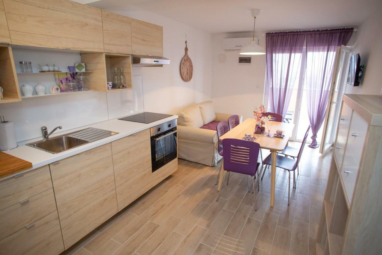 Apartman Matej With Pool Povljana Dış mekan fotoğraf