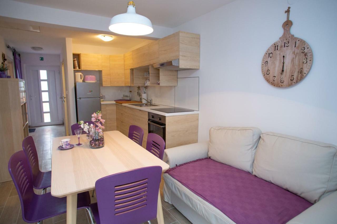 Apartman Matej With Pool Povljana Dış mekan fotoğraf