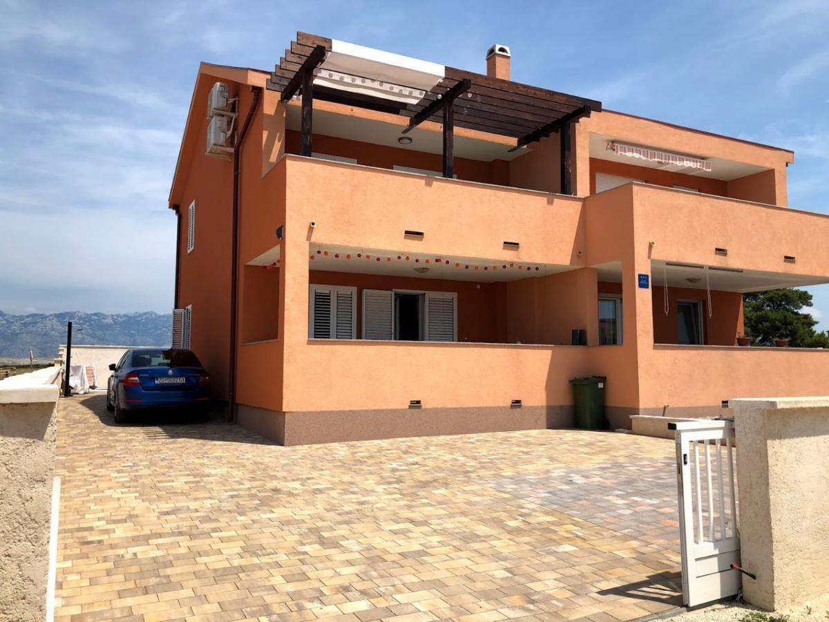 Apartman Matej With Pool Povljana Dış mekan fotoğraf