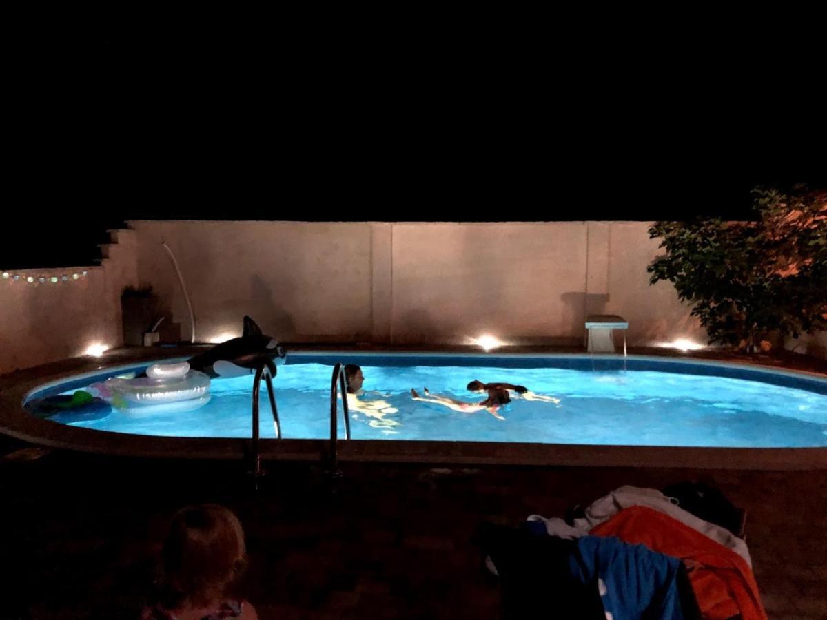 Apartman Matej With Pool Povljana Dış mekan fotoğraf